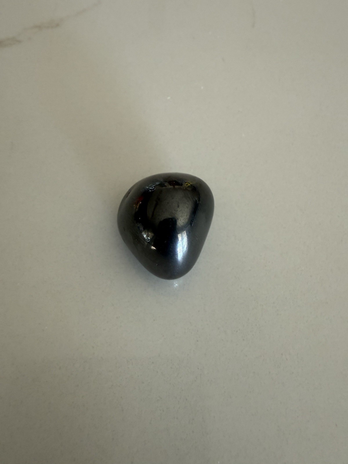 Hematite Tumbled Stone .5″ Brazilian Stone – Shiny – Mirror Properties with Card