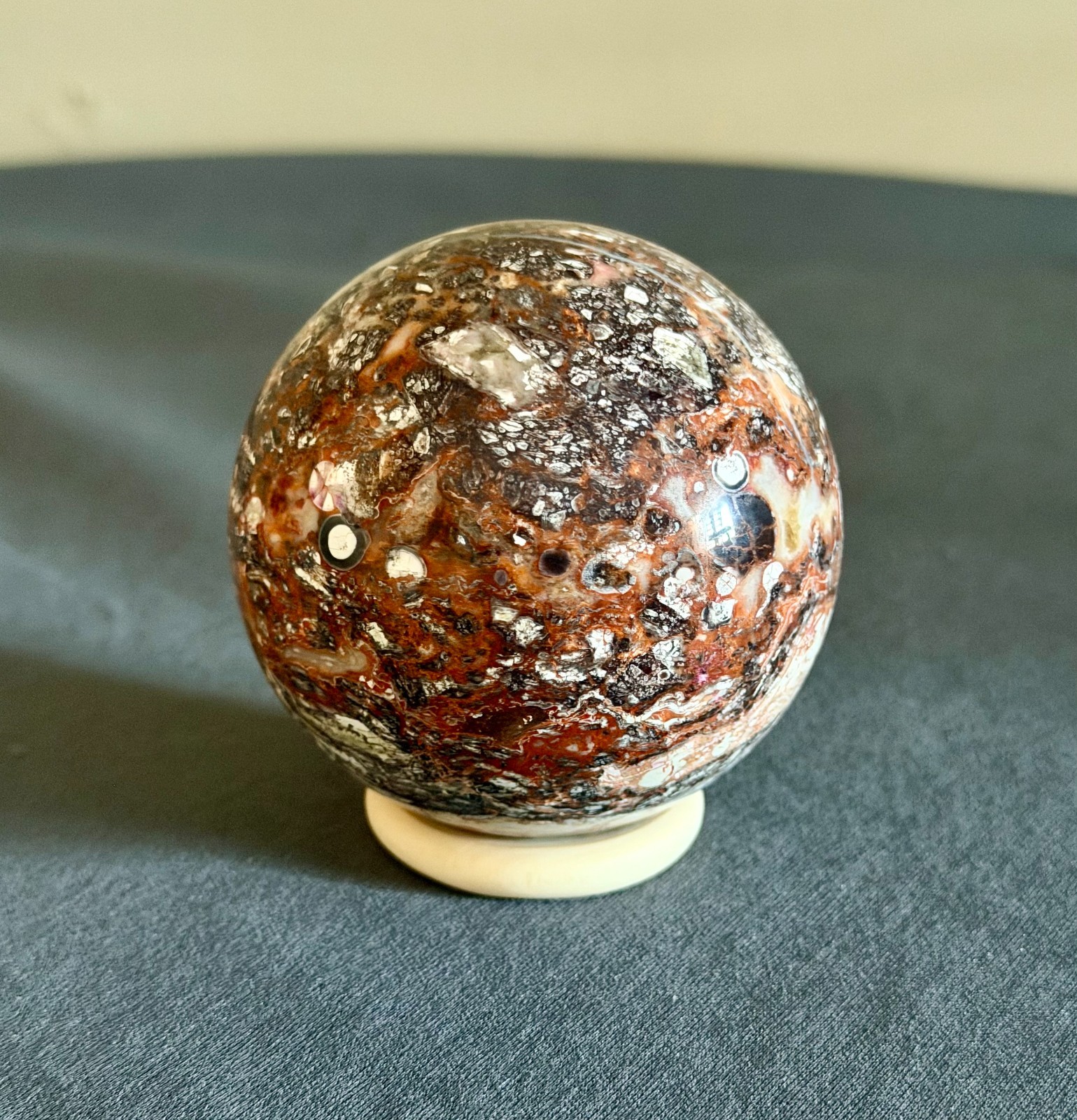 Money Agate Sphere – 68 mm – 14 ounces – Beautiful Color Pattern – Free Stand