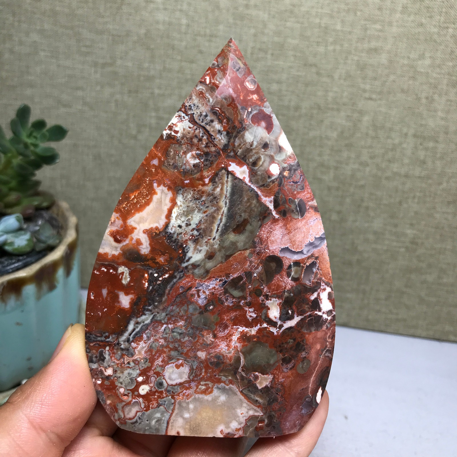 Natural Indonesian Bloodstone agate point leaf Crystal specimens 214g A5141