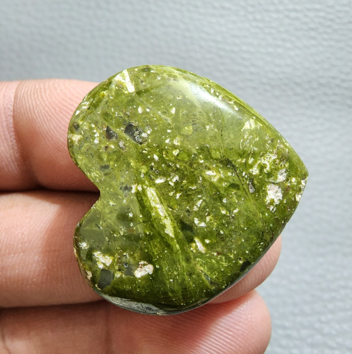 Amazing Serpentine Palm Stone Heart Shape Gemstone Cabochon Jewelry 80 Ct