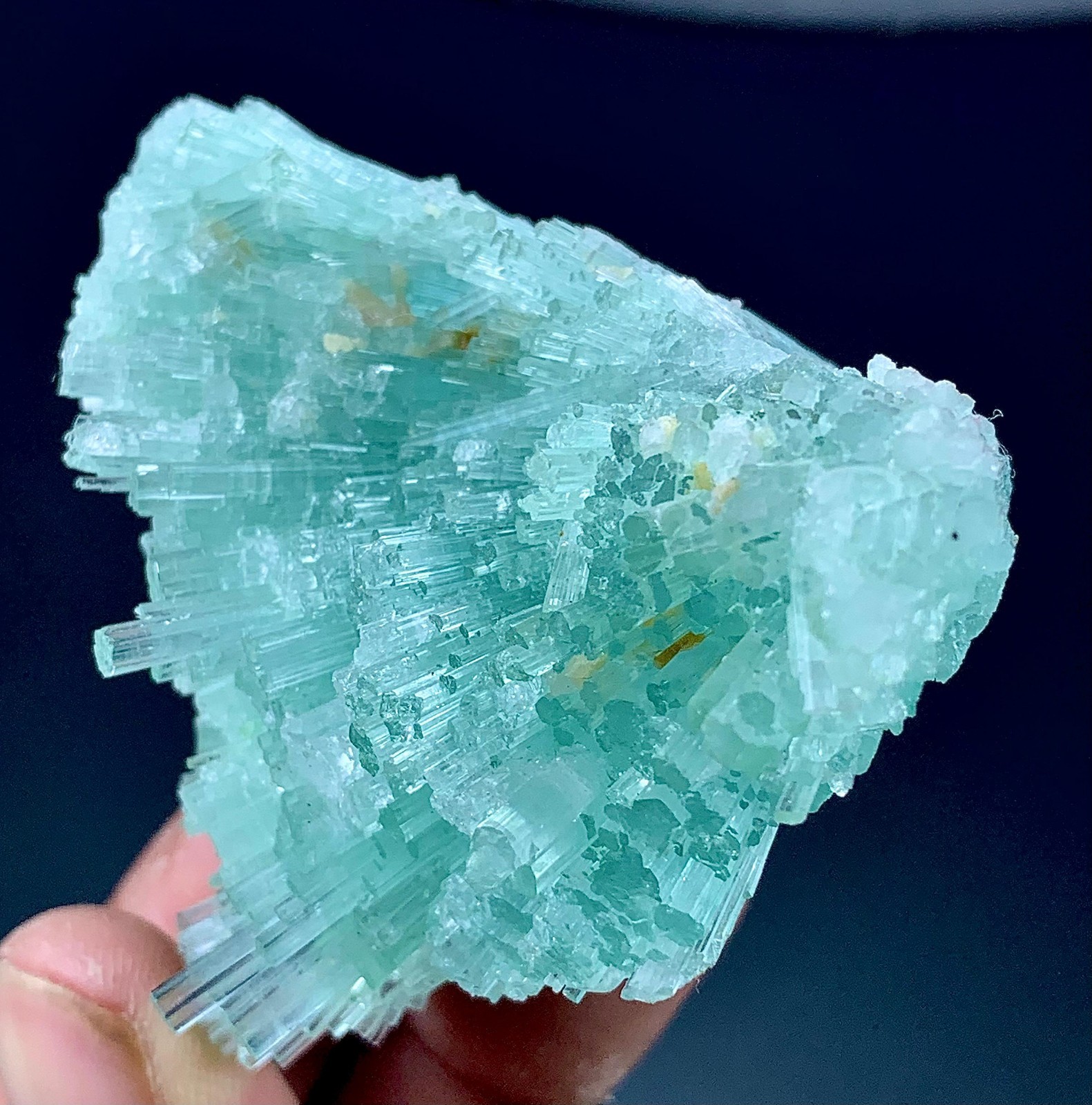 510Cts Terminated Tourmaline Crystals Bunch From Afghanistan. (60x40x50mm)