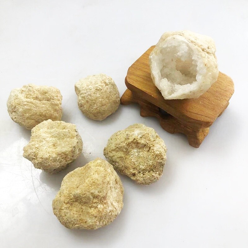 3-5CM Hollow Crystal Hole Raw Agate Ore Ornaments Cave Agate Hollow Crystal
