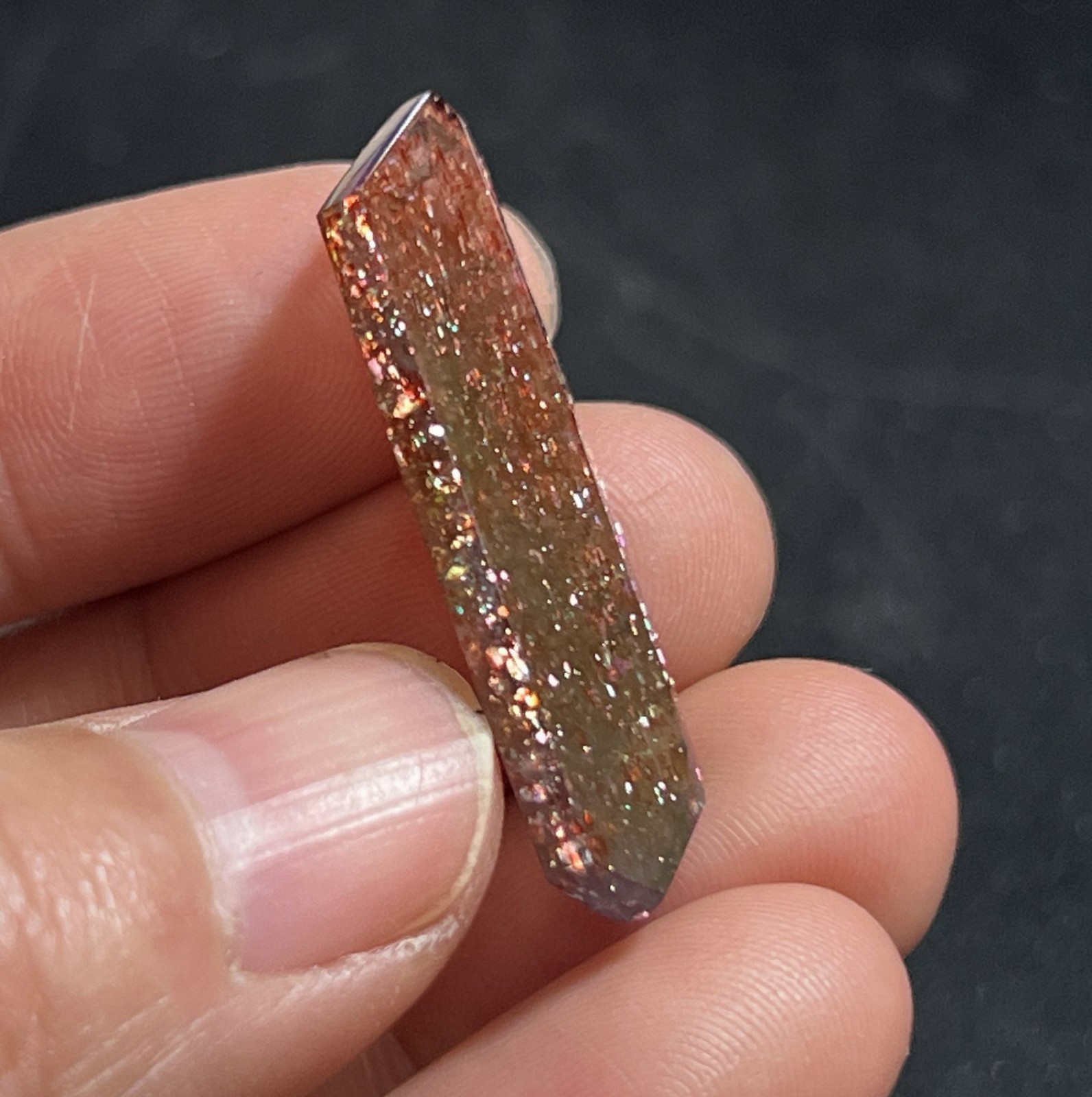13ct 33mm Beautiful Polished SPARKLING Rainbow Iolite Sunstone