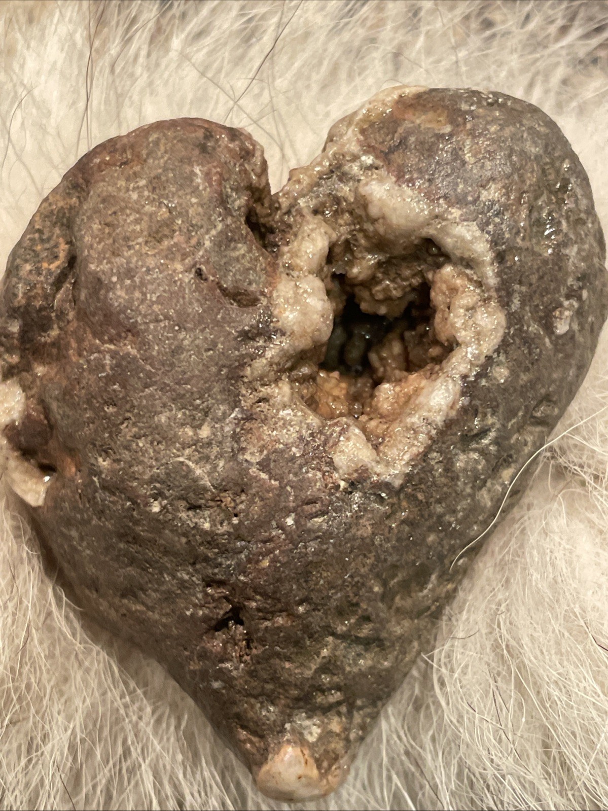4 +/- Oz. Heart Rock With Crystals SUPER COOL!! Found Just As Is Not Altered!!