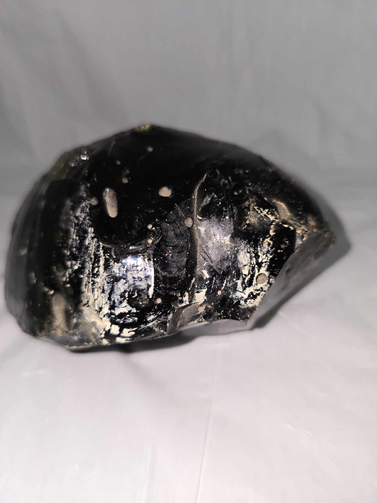 Unknown crystal / slag glass / gem stone / obsidian 3.2 lbs Dark Green