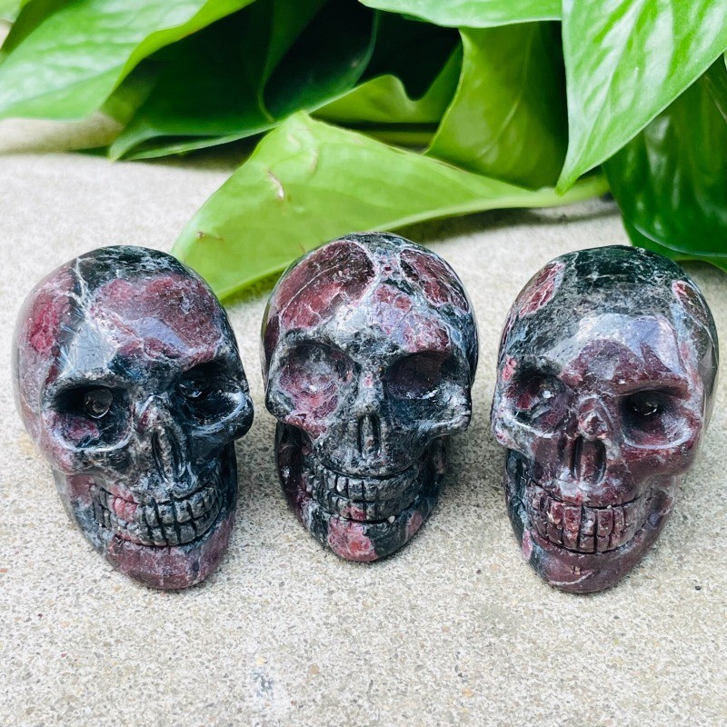 2″ Natural Garnet Hand-carved Quartz Skull Crystal Reiki Healing 1pc