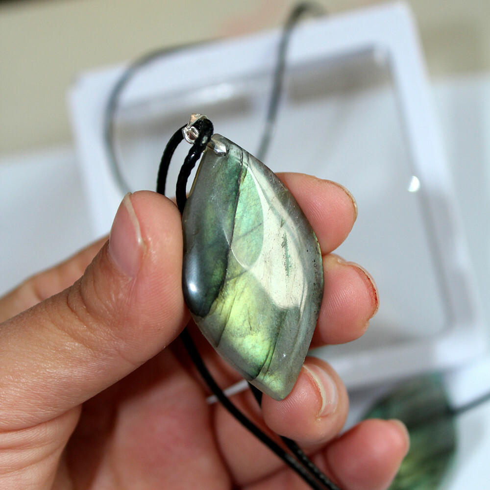Natural Color light Labradorite Raw Gem Semi-precious Stone Pendants Necklaces