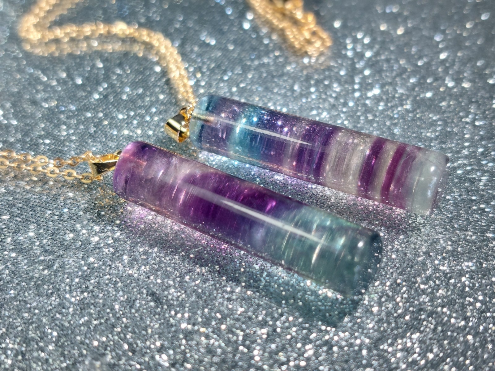X1 Rainbow Fluorite Cylinder Necklace 60cm Gold Chain 3.5cm – Purple Green Blue
