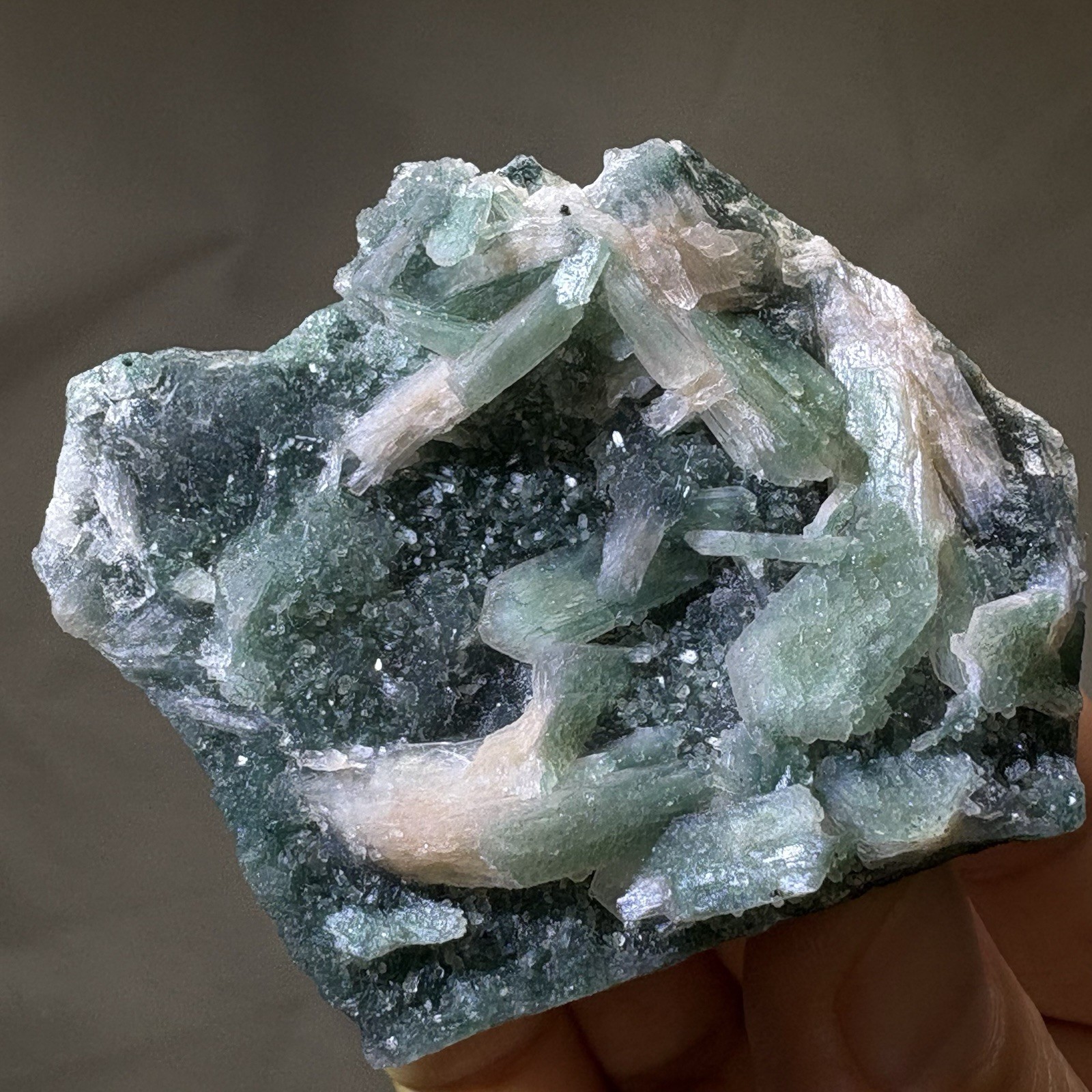 Natura Bi-Color Stilbite Crystal Cluster Raw Mineral India Healing Cleansing
