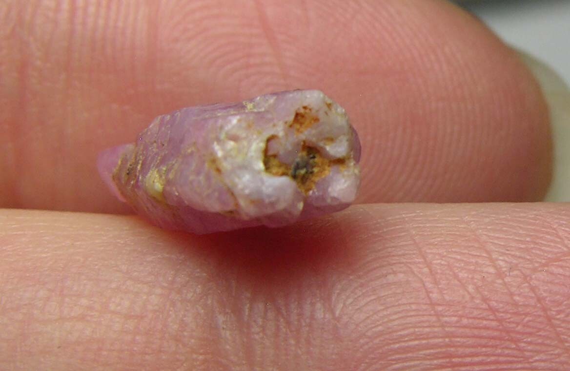 5.80ct Vietnam 100% Natural Pink Sapphire Ruby Dogtooth Crystal Specimen 16mm