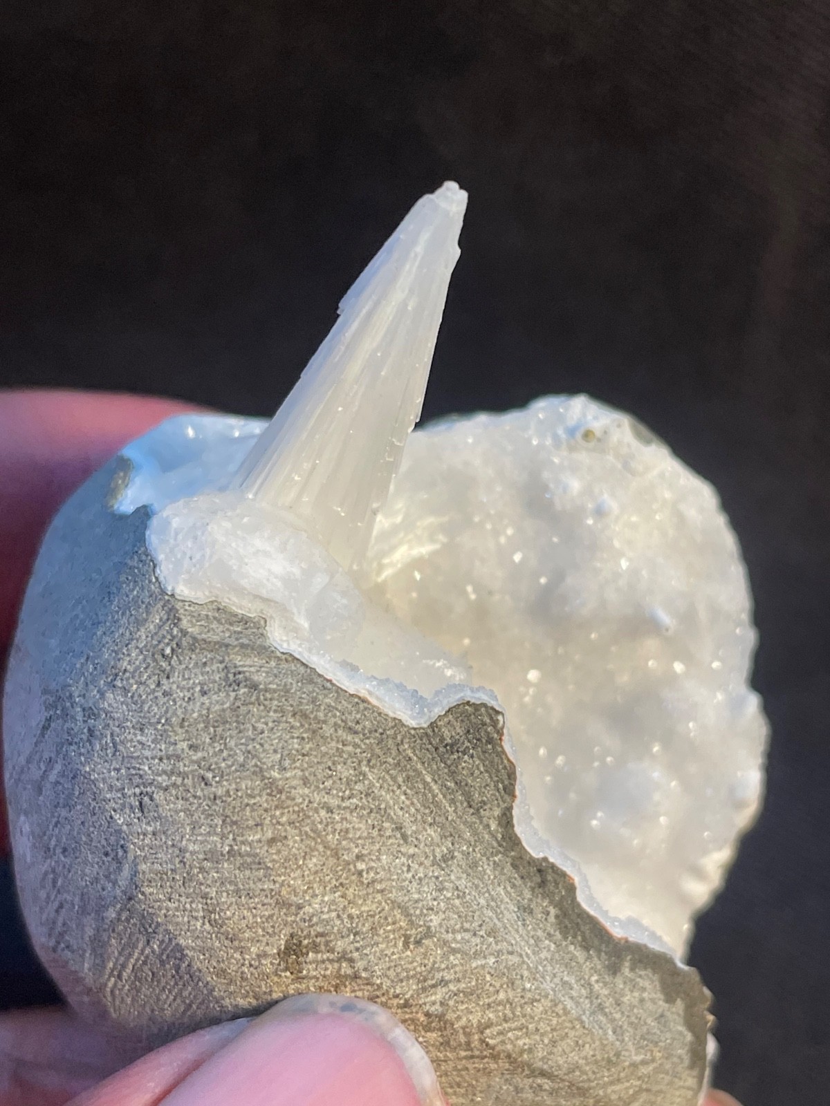 Scolecite spray on geode on top W/ apophyllite crystal in quartz cluster