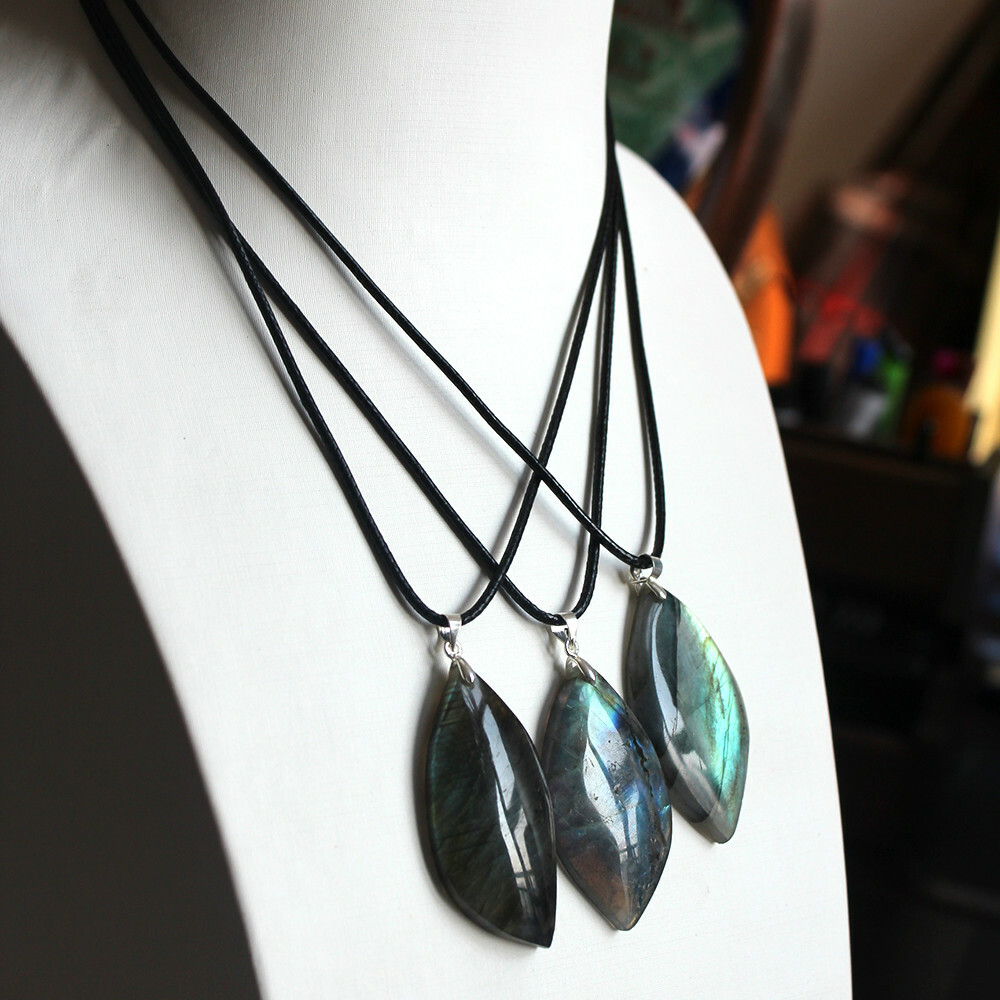 Natural Color light Labradorite Raw Gem Semi-precious Stone Pendants Necklaces