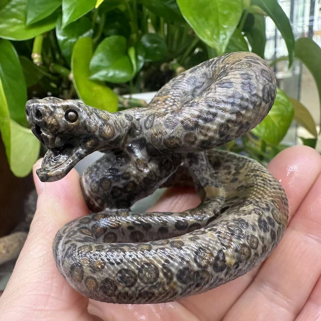 1pc Natural Doll Stone Quartz Hand Carved Snake Skull Crystal Healing Decor Gift