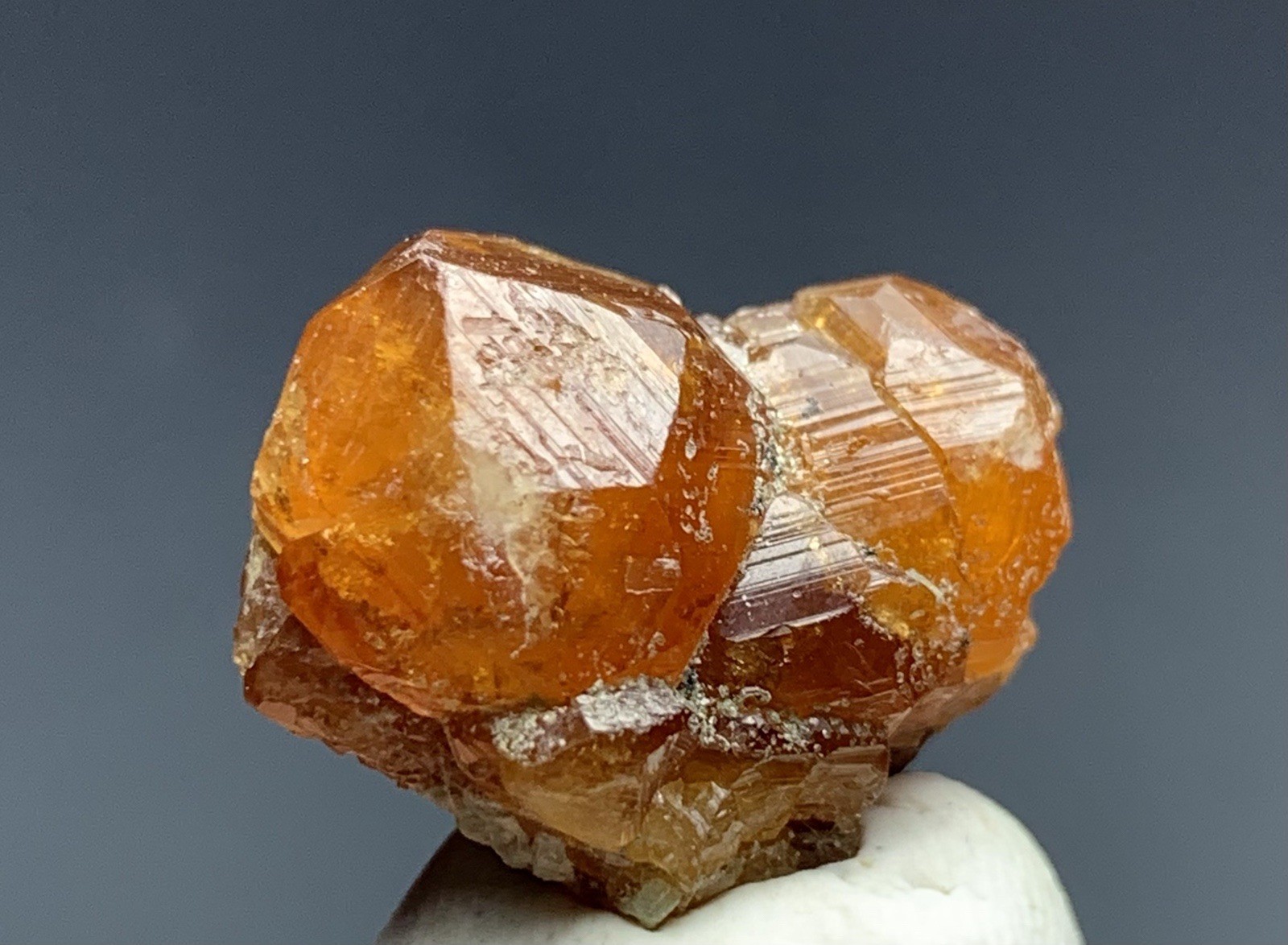 29 Cts Natural Garnet Crystal Specimen From Pakistan.