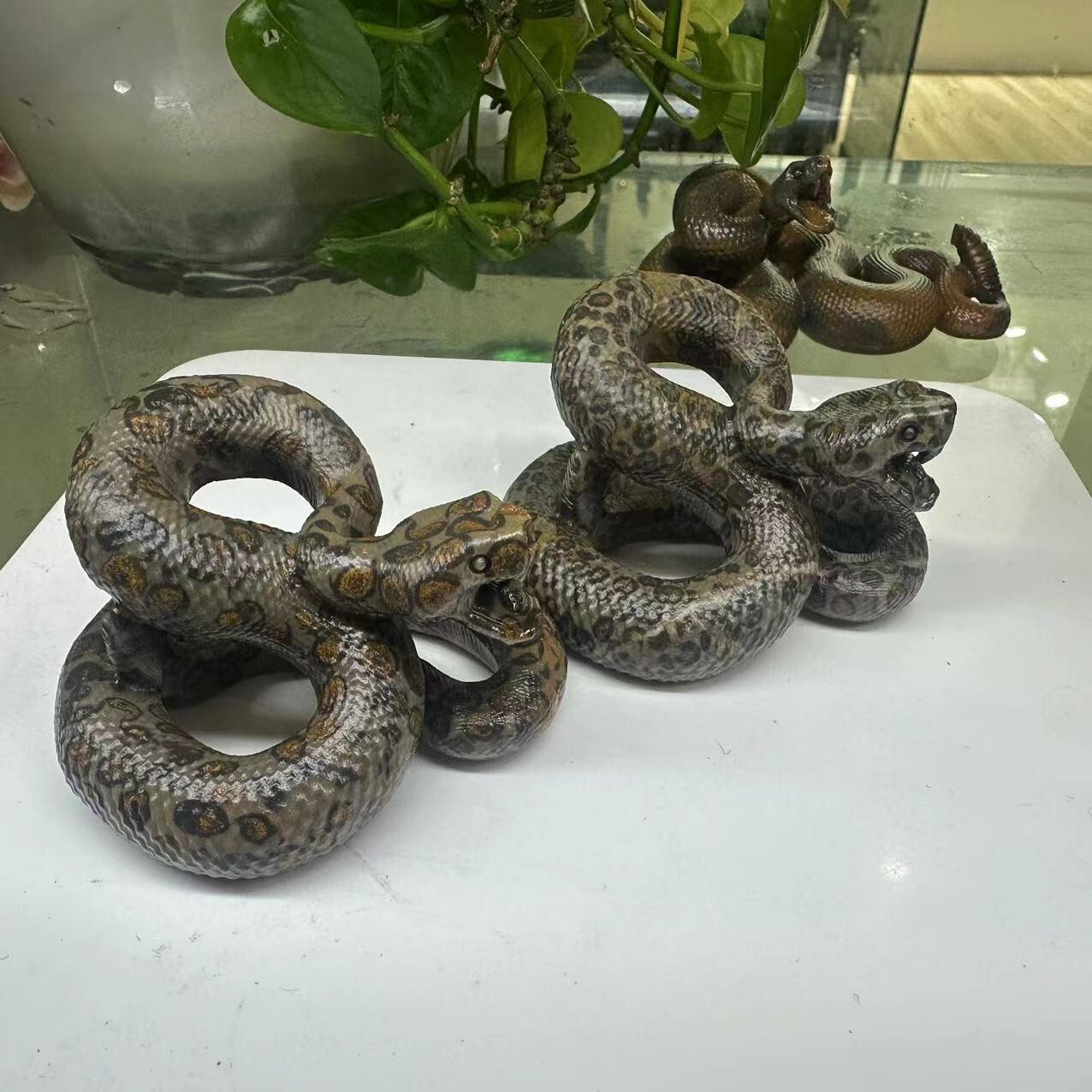 1pc Natural Doll Stone Quartz Hand Carved Snake Skull Crystal Healing Decor Gift