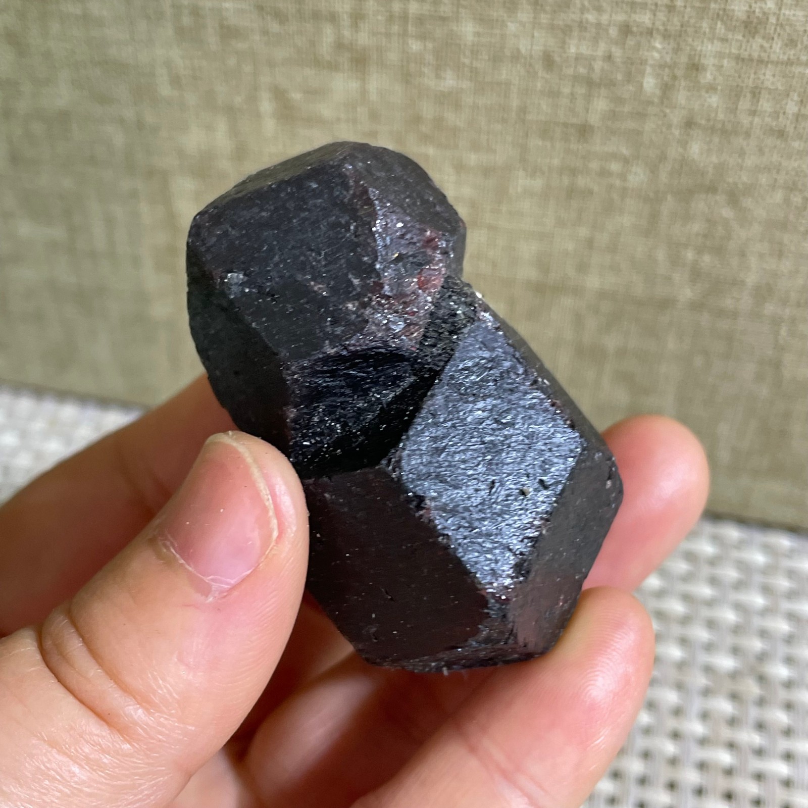 106g RED Garnet Crystal gemstone rough stone mineral specimen
