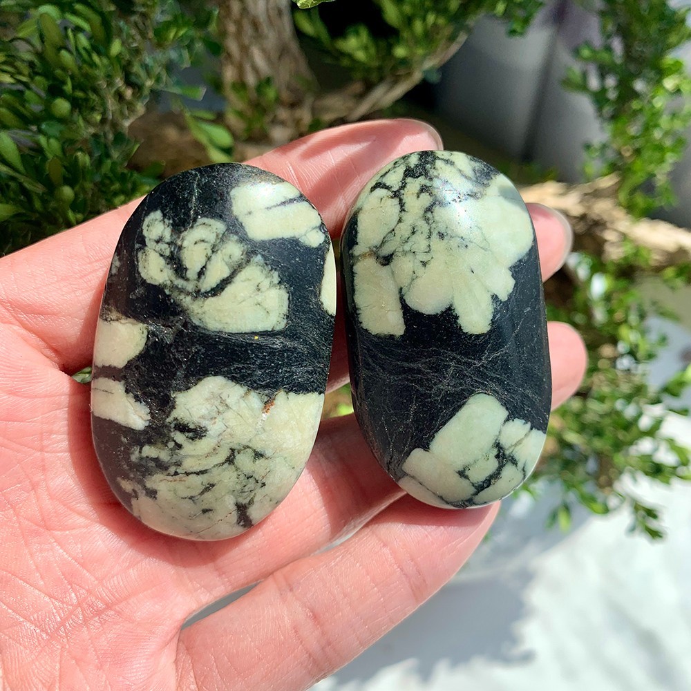 3pc 50-100G Crystal Natural Peony Stone Palm Stone Polished Good Pattern Decor
