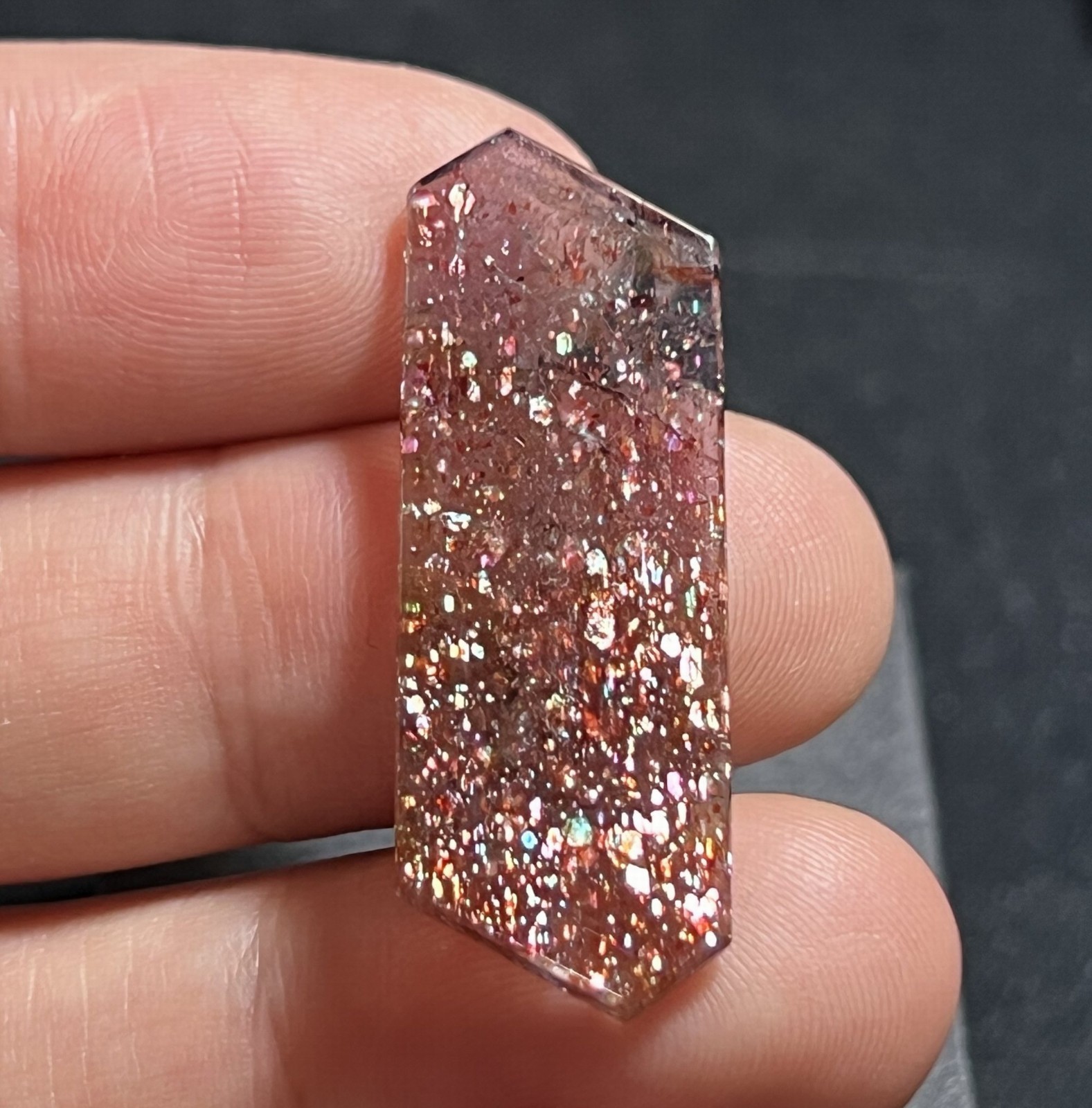 13ct 33mm Beautiful Polished SPARKLING Rainbow Iolite Sunstone