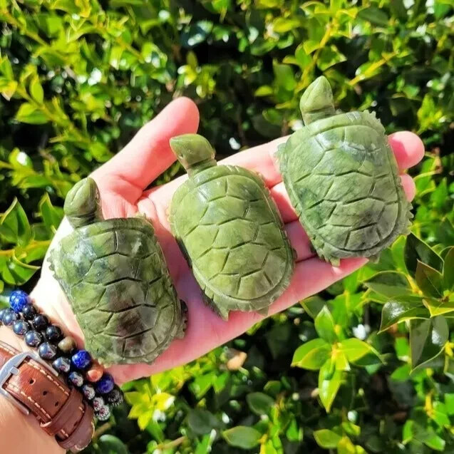 2025 Natural Green Jade Turtle Hand Carved Crystal Figurine Feng Shui Decor Gift