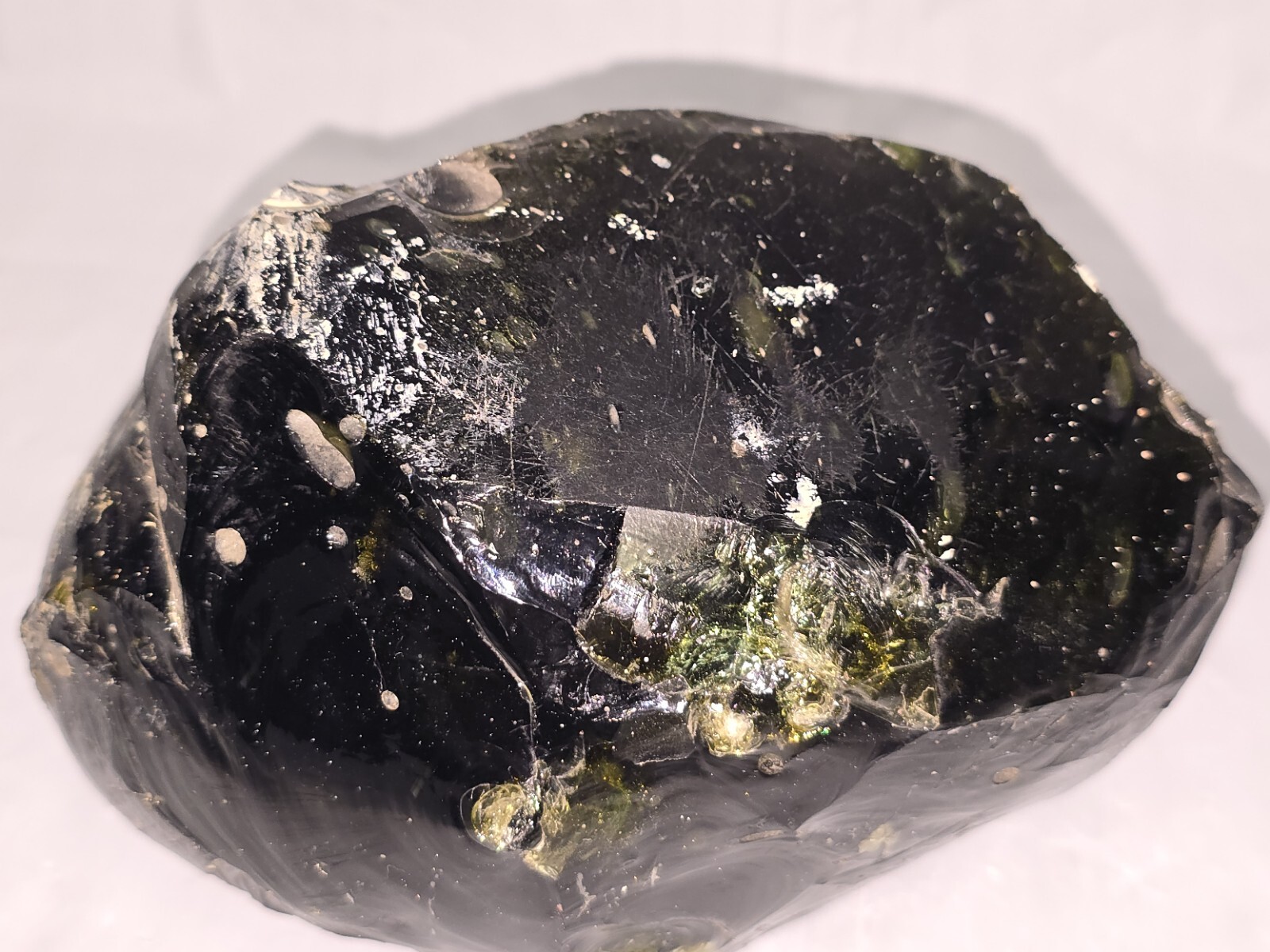 Unknown crystal / slag glass / gem stone / obsidian 3.2 lbs Dark Green