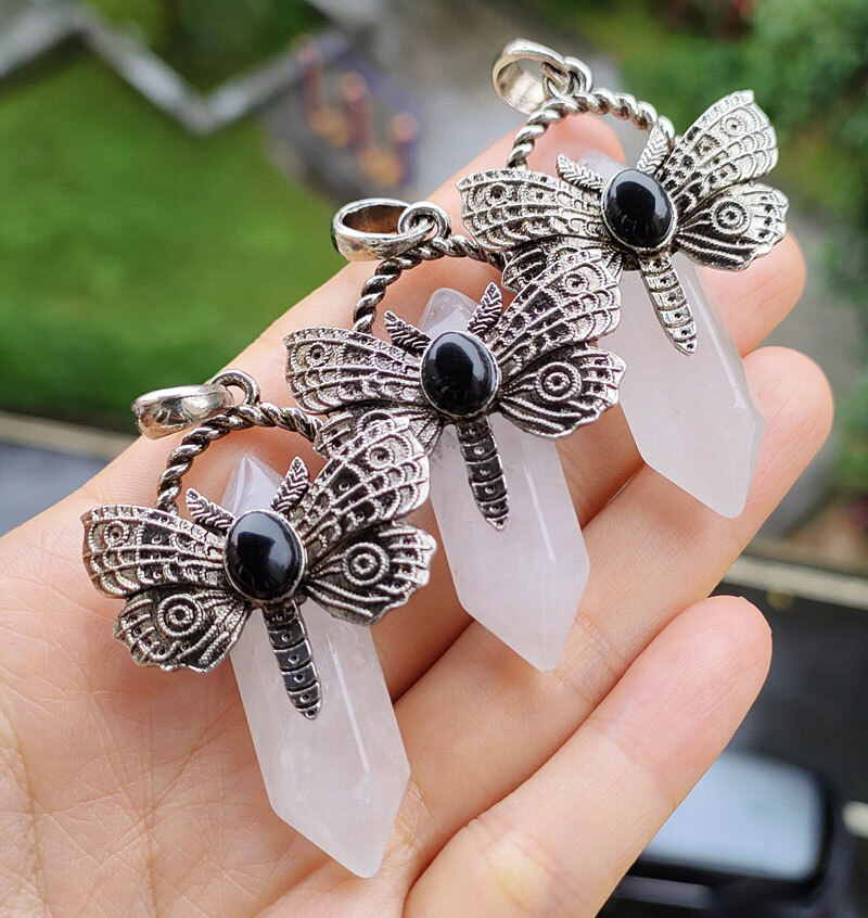 10pcs Natural Rock Quartz Gems Dragonfly Pendants Magic Reiki Healing Amulet
