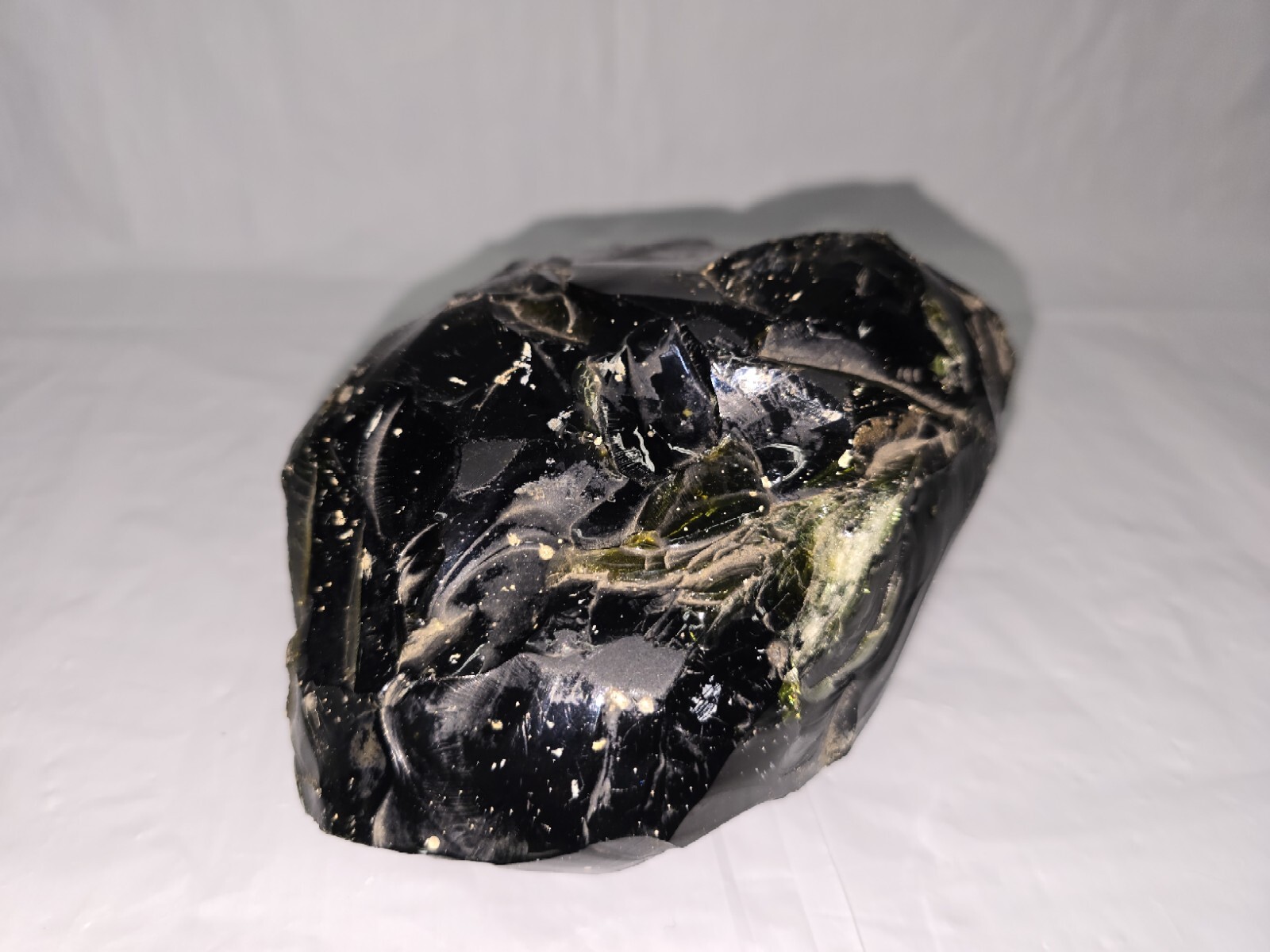 Unknown crystal / slag glass / gem stone / obsidian 3.2 lbs Dark Green