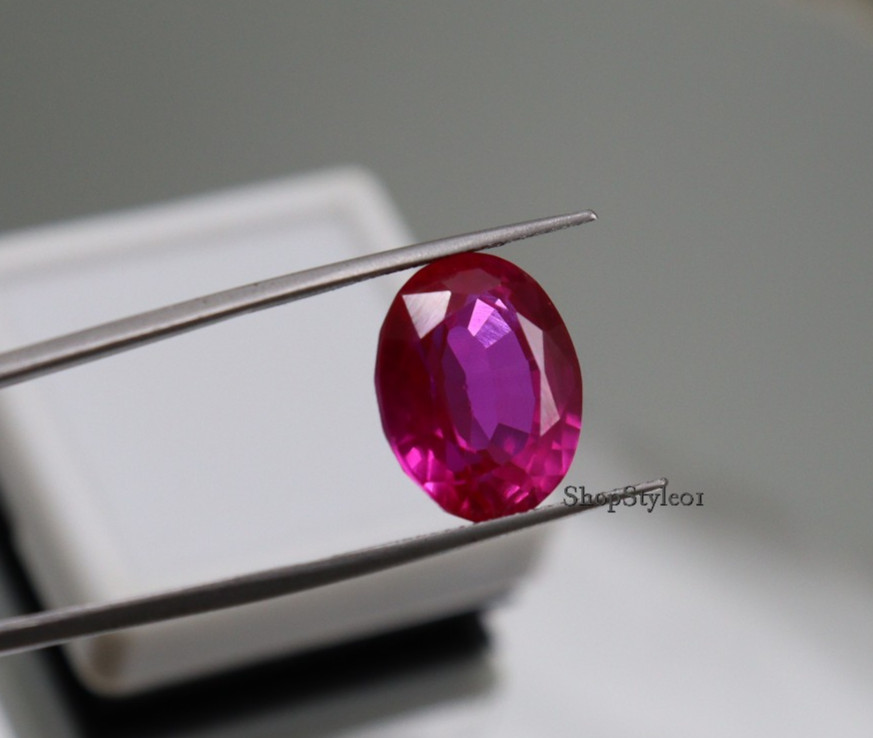 10.50 Ct Natural Pink Sapphire – Oval Cut Loose Gemstone (14.9 × 11.8 × 8.2 mm)