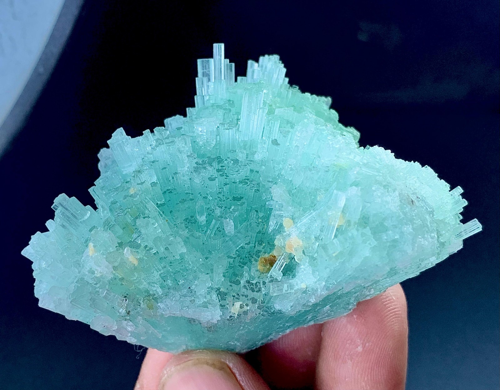 510Cts Terminated Tourmaline Crystals Bunch From Afghanistan. (60x40x50mm)