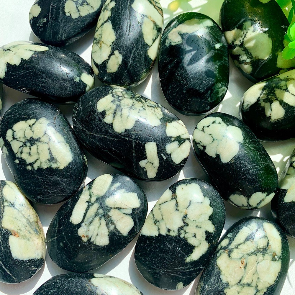 3pc 50-100G Crystal Natural Peony Stone Palm Stone Polished Good Pattern Decor