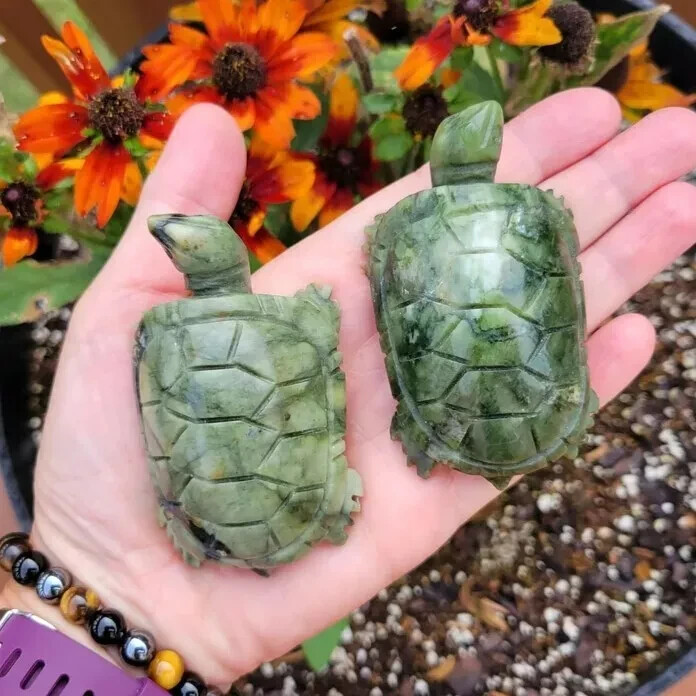2025 Natural Green Jade Turtle Hand Carved Crystal Figurine Feng Shui Decor Gift