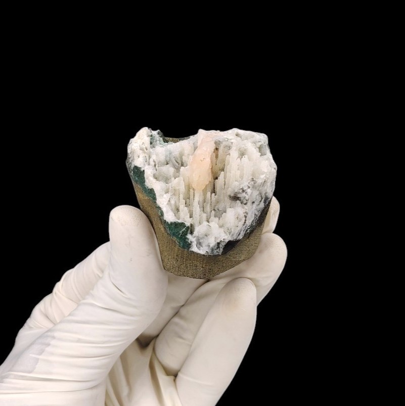 Natural Stilbite On Chalcedony Minerals #M96