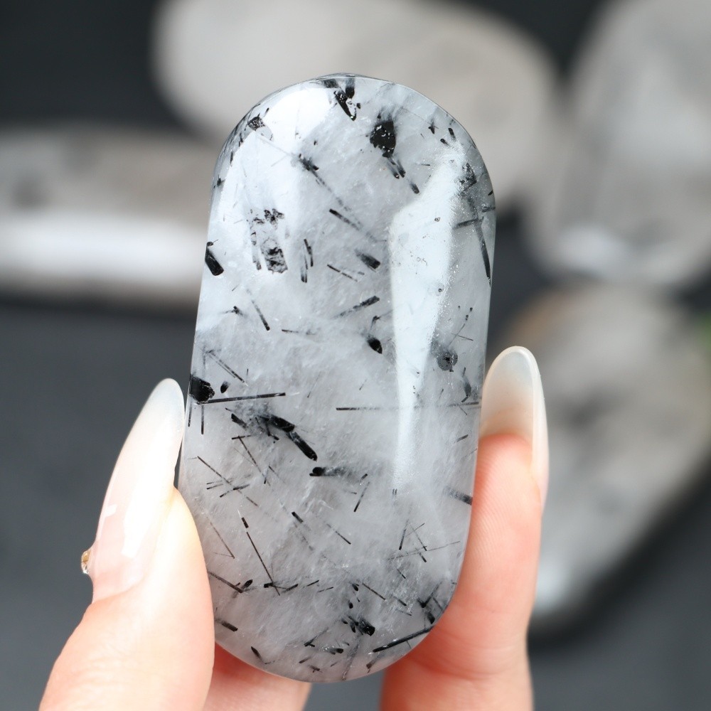 50-100g Natural Wholesale Black Rutile Palm Stone Reiki Polished Quartz Decor