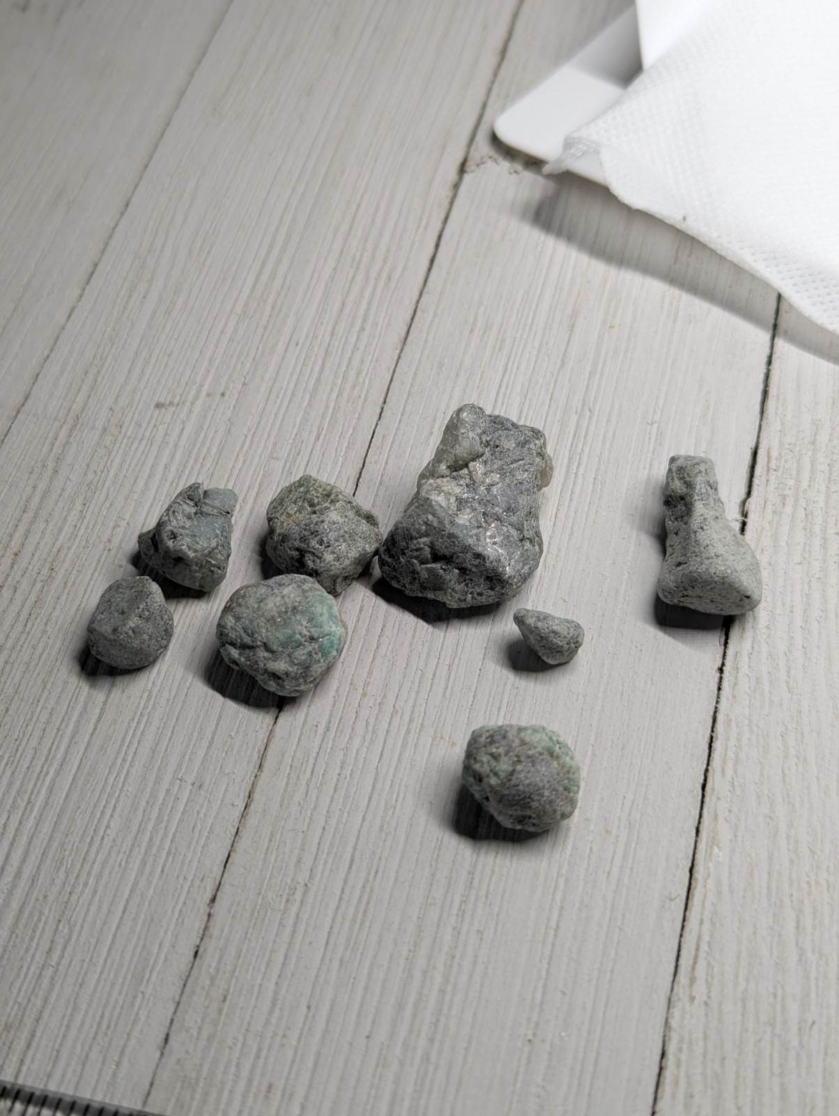 Raw Genuine Emerald Gemstones Untumbled Rocks 8 PCS Wholesale Lot