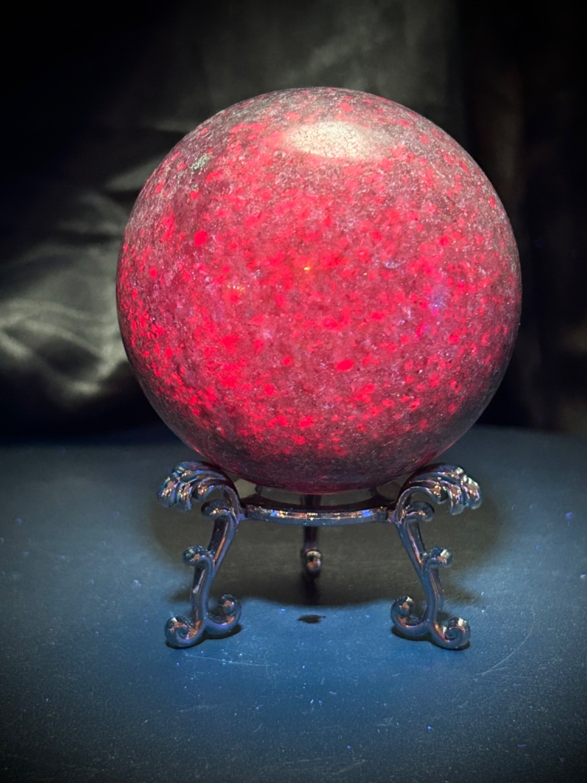 2.57″ Ruby Kyanite Sphere With Metal Stand 1lb 2.7oz (531 grams) UV Reactive