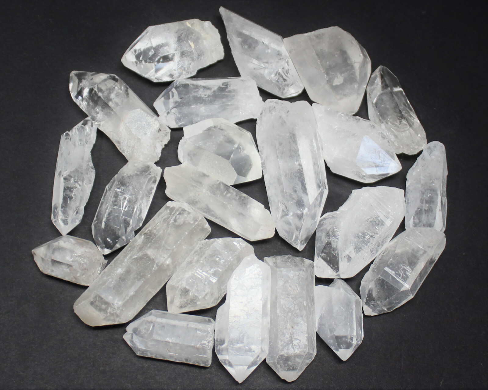 50g Lot Natural Clear Quartz Crystal Points Wand, Healing Crystals (250 Carat)