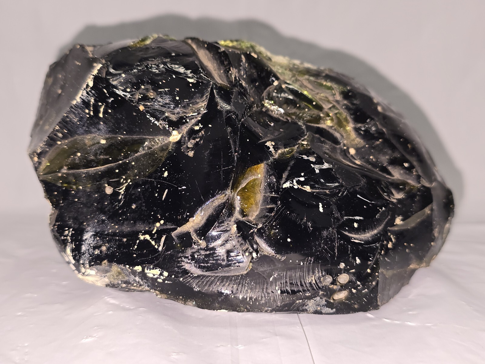 Unknown crystal / slag glass / gem stone / obsidian 3.2 lbs Dark Green