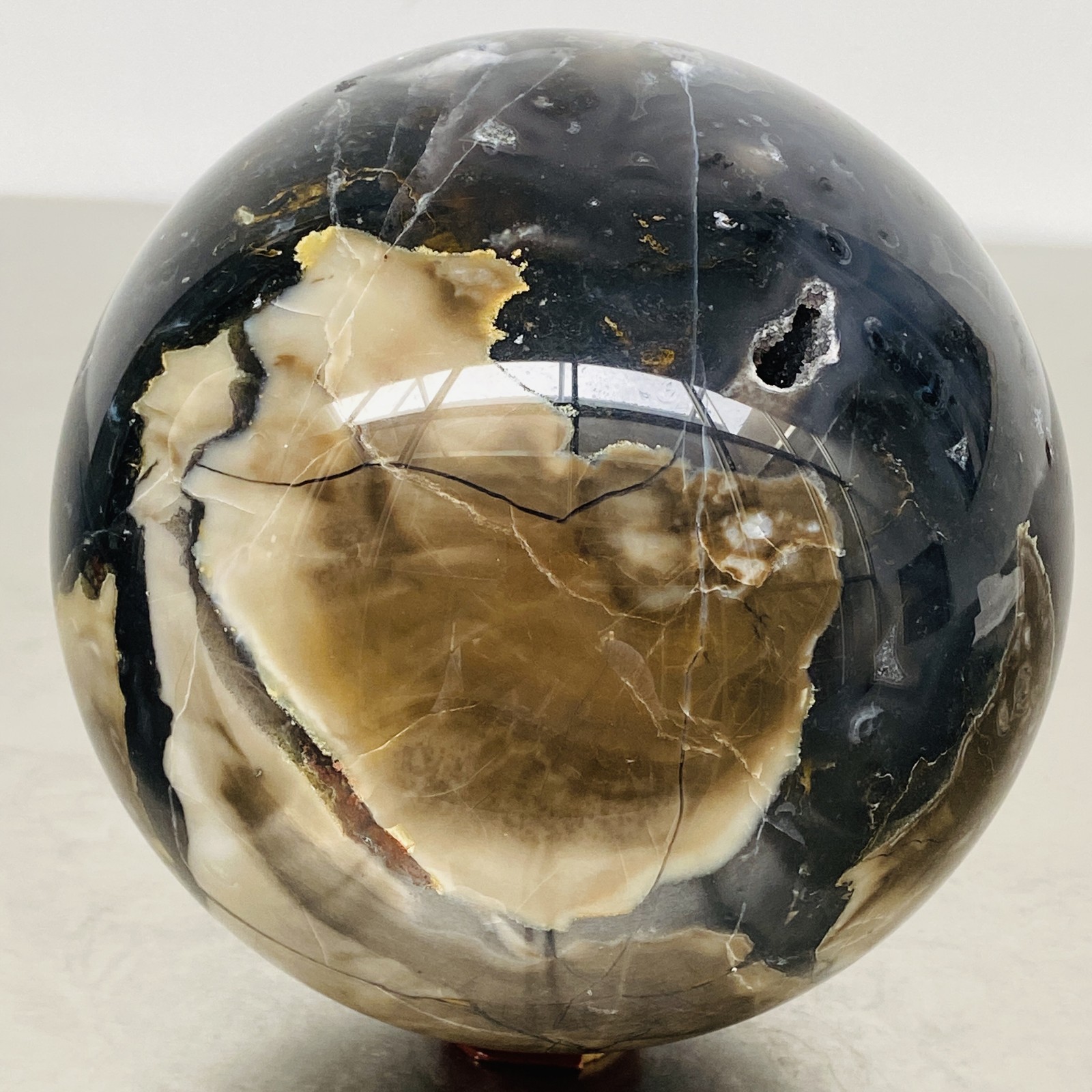 Natural Rare Volcanic Agate Crystal Sphere Healing 4440G (UV Reactive crystal)